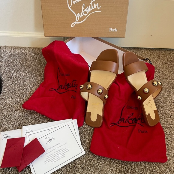 Camel Louboutin Slides - Picture 4 of 7